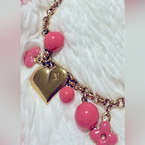 LOUIS VUITTON Enamel Sweet Monogram Necklace! - Picture 4 of 16